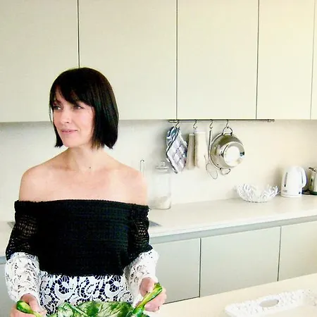 Executive Penthouse Sleeps 5 By Italian