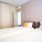Executive Penthouse Sleeps 5 By Italian *