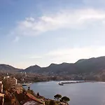 Executive Penthouse Sleeps 5 By Italian *