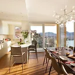 Executive Penthouse Sleeps 5 By Italian Como
