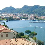 Executive Penthouse Sleeps 5 By Italian Apartman Como