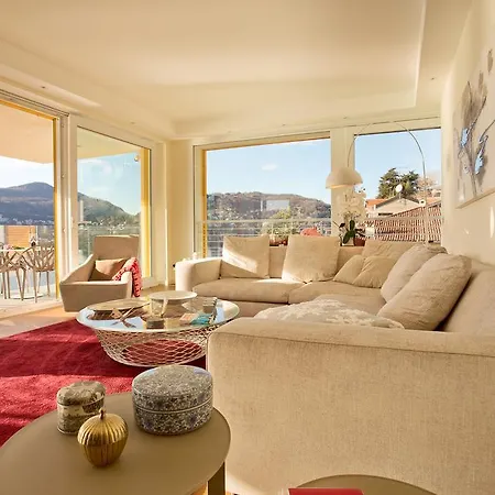 Executive Penthouse Sleeps 5 By Italian *