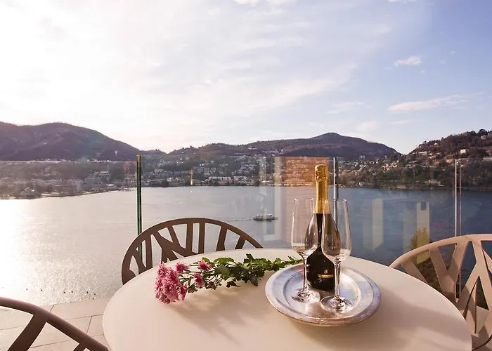 Executive Penthouse Sleeps 5 By Italian