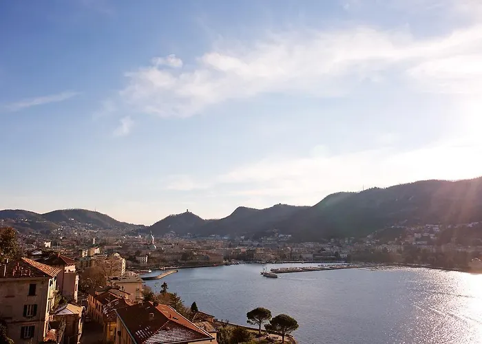 Executive Penthouse Sleeps 5 By Italian *