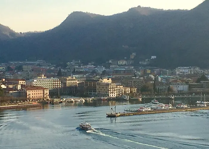 Executive Penthouse Sleeps 5 By Italian * Como