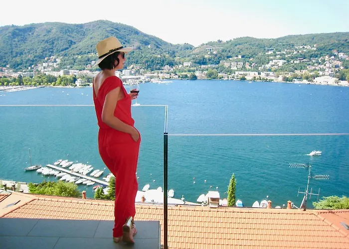 Executive Penthouse Sleeps 5 By Italian