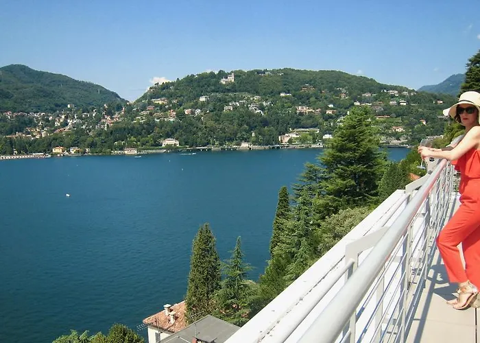 Executive Penthouse Sleeps 5 By Italian