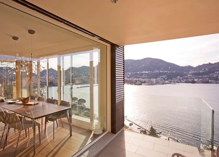 Executive Penthouse Sleeps 5 By Italian Apartament Como