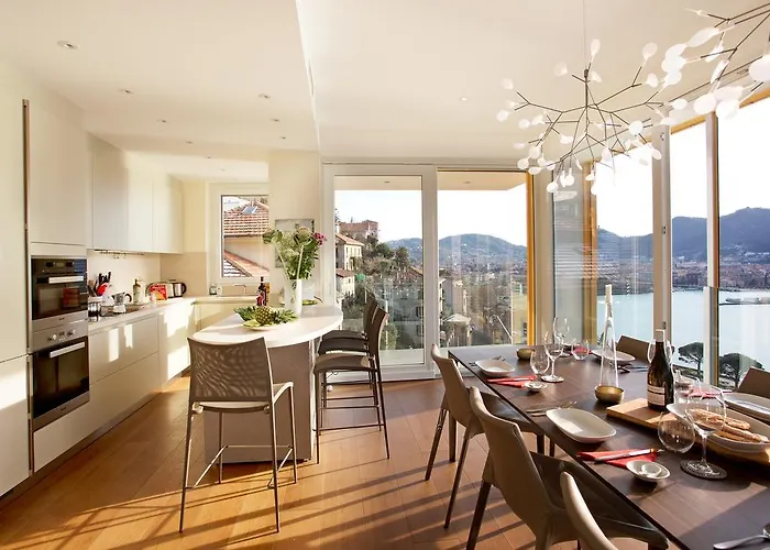 Executive Penthouse Sleeps 5 By Italian Como