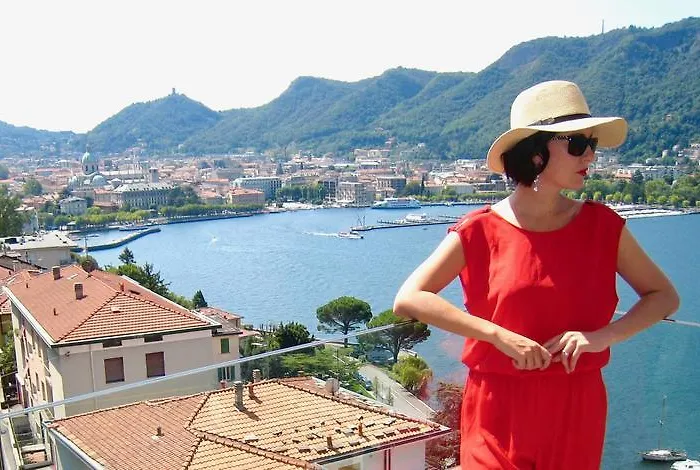 Executive Penthouse Sleeps 5 By Italian Apartament