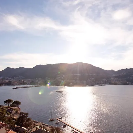 Executive Penthouse Sleeps 5 By Italian