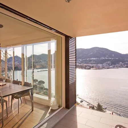 Executive Penthouse Sleeps 5 By Italian דירה קומו