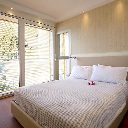 דירה Executive Penthouse Sleeps 5 By Italian