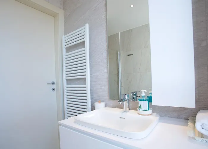 Executive Penthouse Sleeps 5 By Italian Lägenhet *