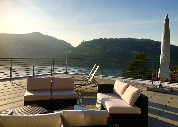 Executive Penthouse Sleeps 5 By Italian Lägenhet *